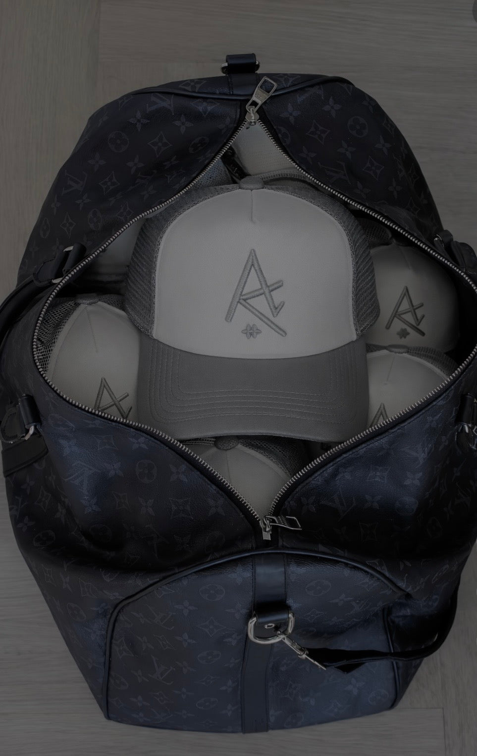 Caps